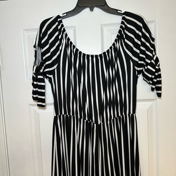 Vibe Black and White Striped Maxi Dress - Picture 5 of 6